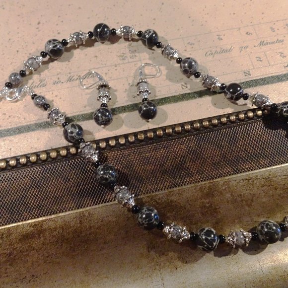 Handmade Mediterranean necklace/earring set with black/gray beads & silver caps - Picture 5 of 7